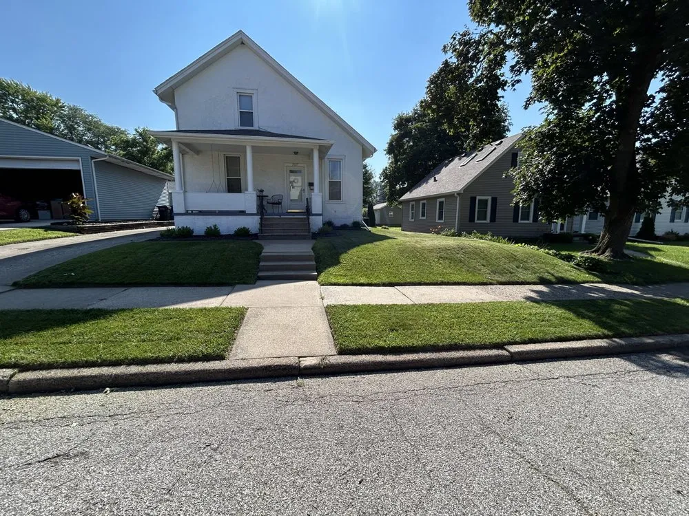 Local lawn care service near you in Davenport, IA by Briggs Mowing & Lawncare