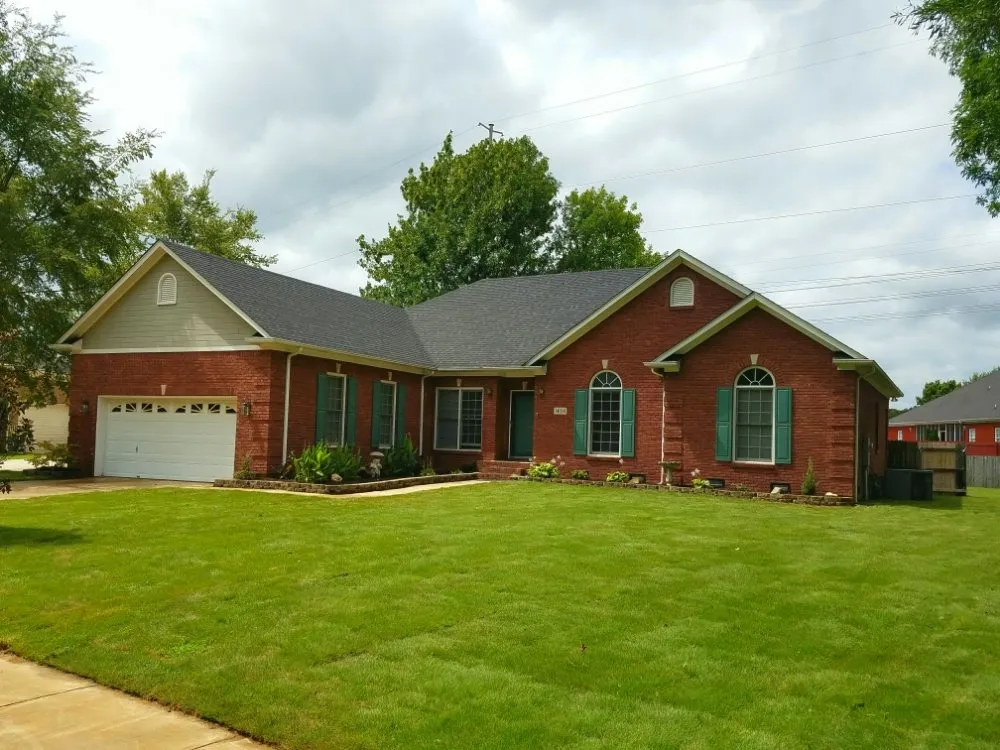 Trusted lawn mowing service experts serving New Market, AL - Briggs Outdoor Construction