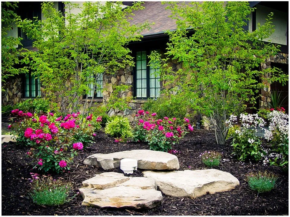 Professional residential landscaping in Elgin, IL by Bright Green Landscapes