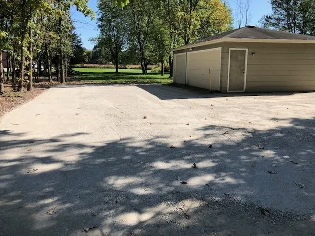 Affordable outdoor landscaping experts serving Elgin, IL - Bright Green Landscapes