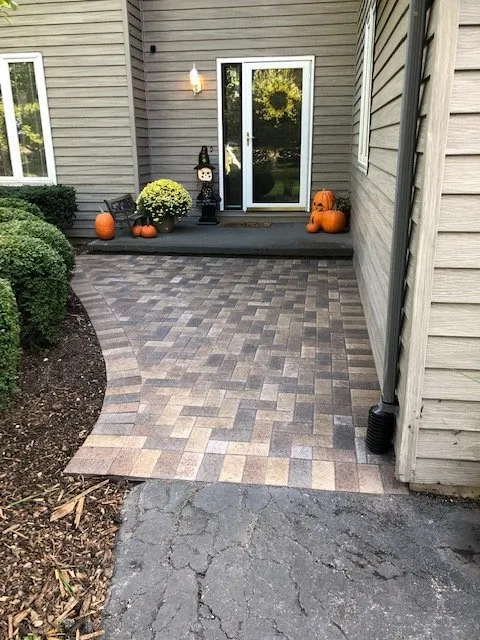 Professional lawn mowing service experts serving Elgin, IL - Bright Green Landscapes