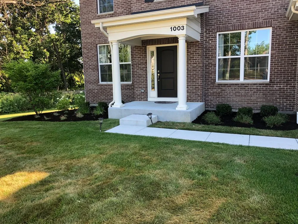 Local residential landscaping in Elgin, IL by Bright Green Landscapes