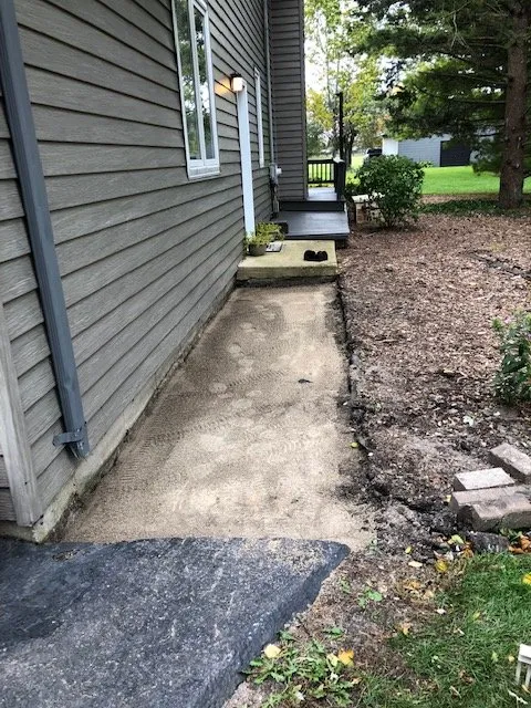 Top-rated landscaping services for beautiful yards in Elgin, IL by Bright Green Landscapes