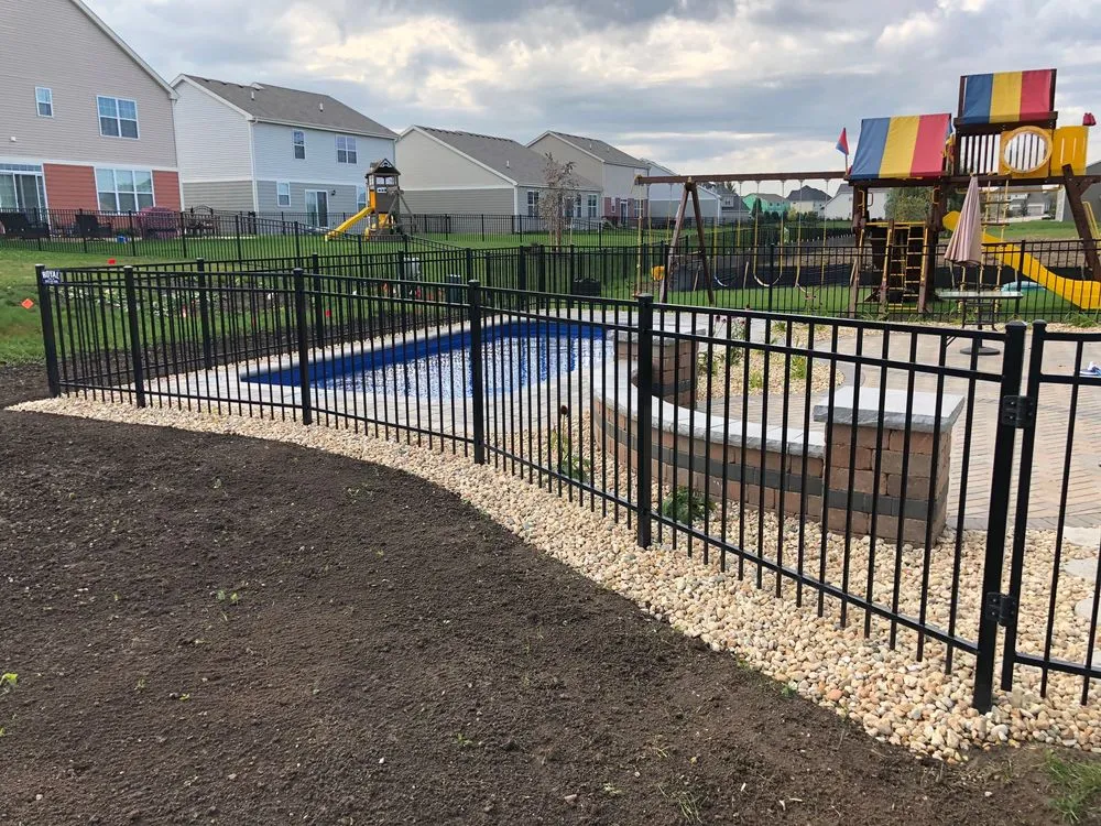 Professional yard maintenance in Elgin, IL - Bright Green Landscapes