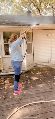 Bright House Cleaning & Landscaping Service Logo