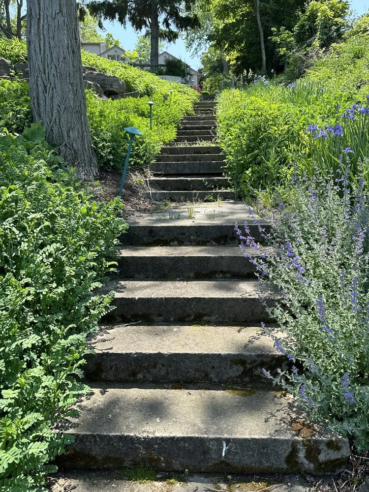 Affordable garden landscaping experts serving Rocky River, OH - Brightscape Enterprises