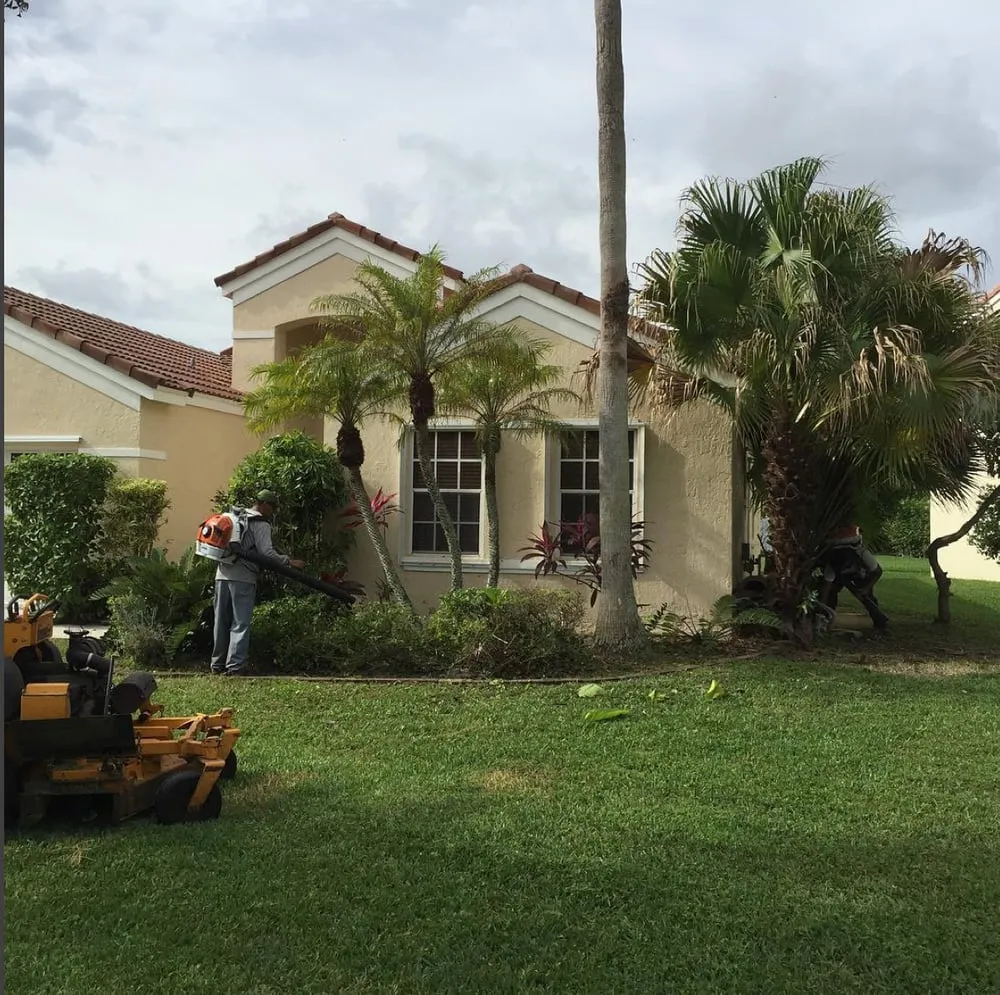 Reliable garden landscaping near you in Pembroke Pines, FL by Brightstar Lawn & Landscaping