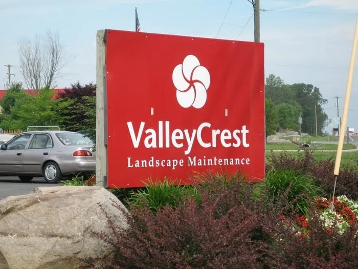 Custom garden landscaping with custom design in Chantilly, VA by BrightView