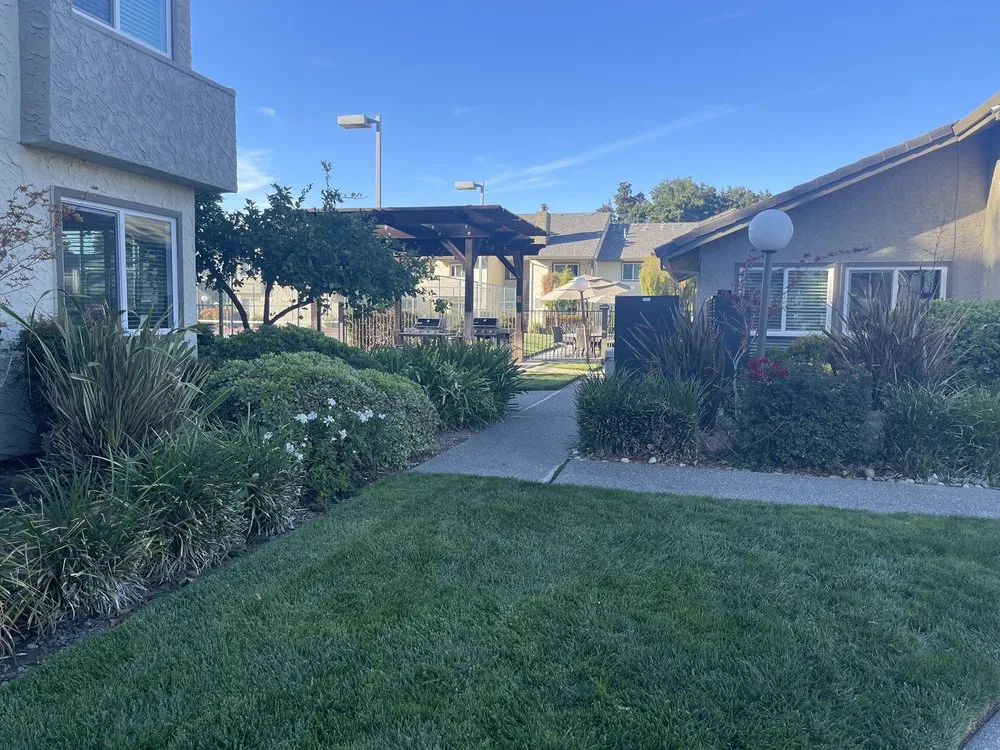 Local lawn mowing service experts serving Sacramento, CA - BrightView Landscapes