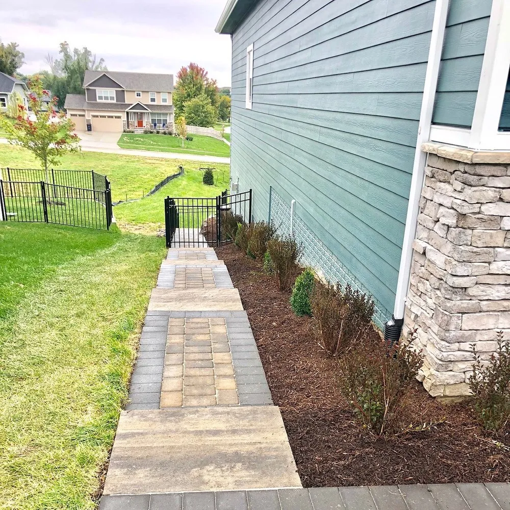Professional residential landscaping in Waukee, IA - Brilliant Borders Landscaping