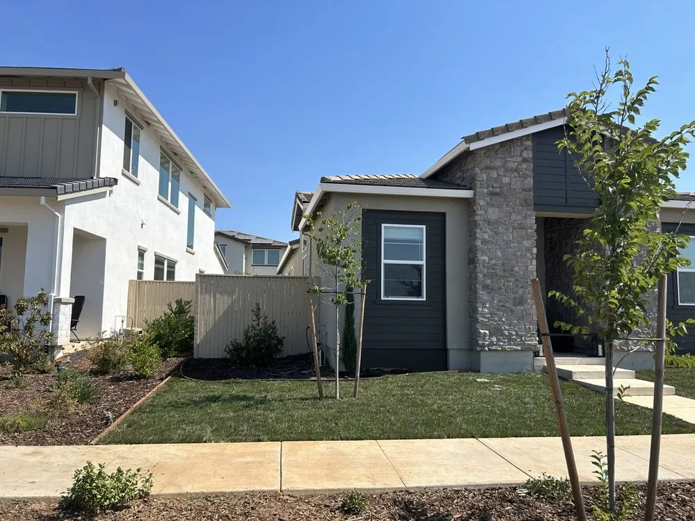 Professional lawn mowing service in Herald, CA - Brilliant Landscape