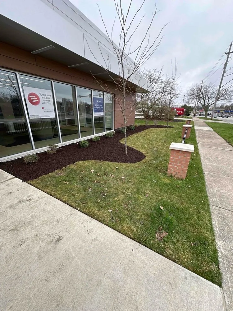 Professional garden landscaping in Cleveland, OH by Brilliant WorldWide Maintenance