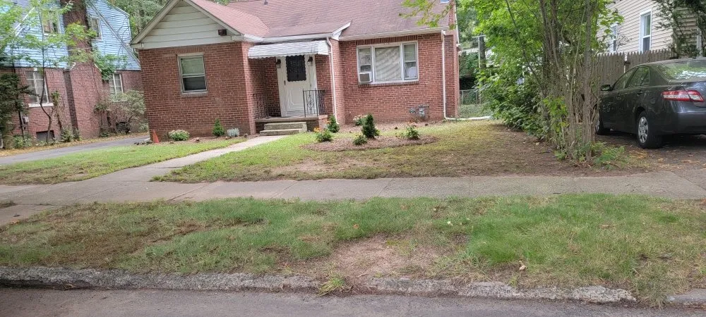 Trusted garden landscaping in New Haven, CT by Briones Lawn Care