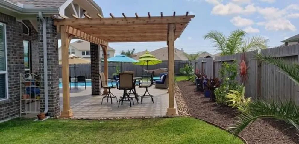 Reliable yard maintenance in San Antonio, TX by Briones Services