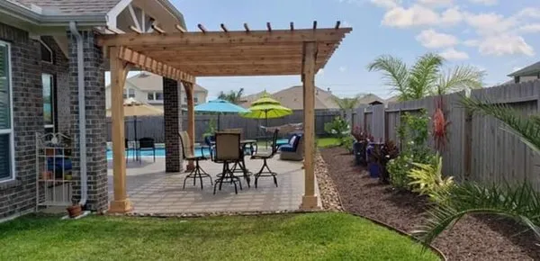 Briones Services Logo