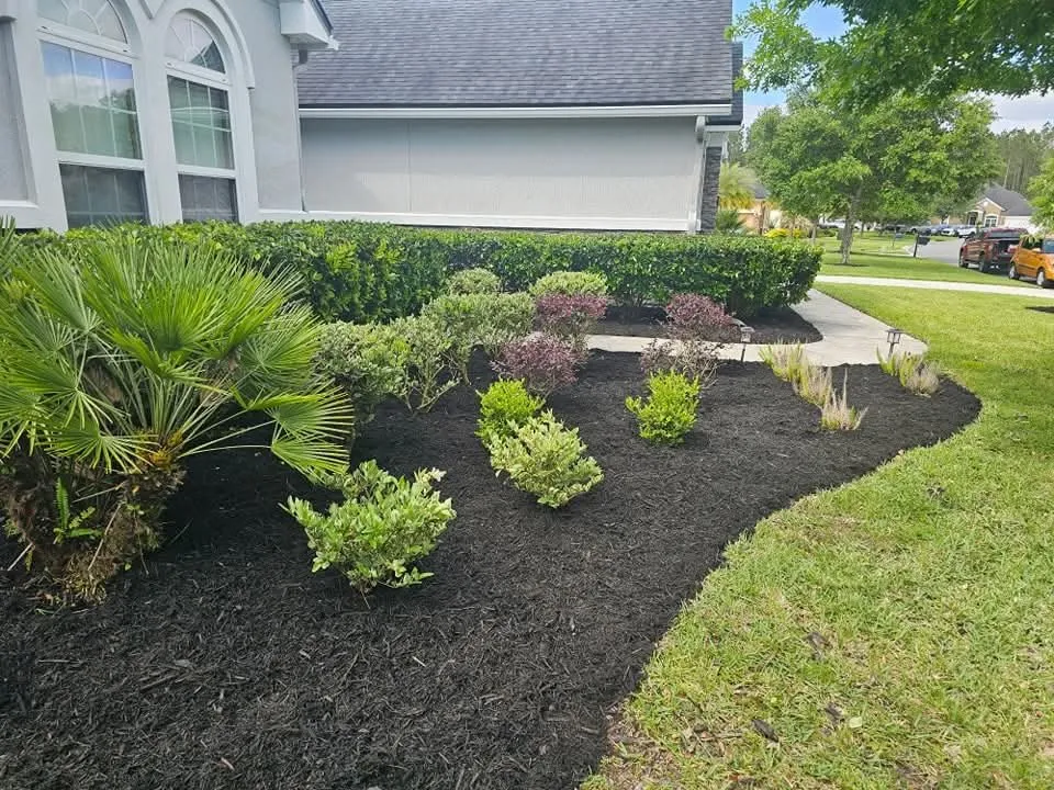 Custom outdoor landscaping in Jacksonville, FL - Briscar Lawn & Landscape