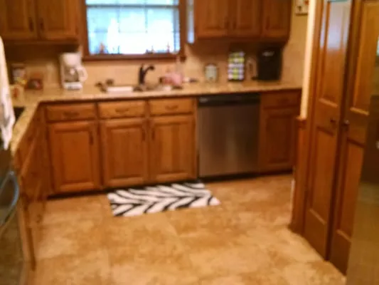 Brite-Glo Professional Cleaning Service Logo