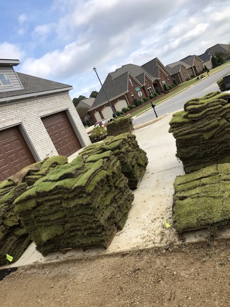 Expert lawn mowing service experts serving Decatur, AL - Britt Lawncare & Landscaping