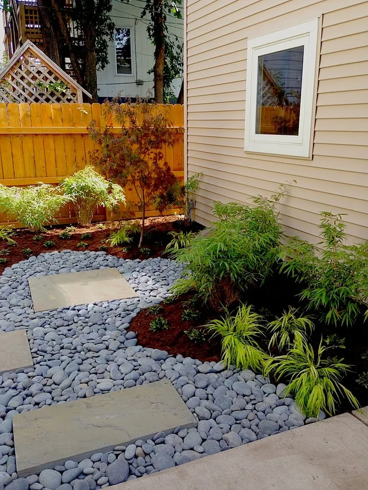 Affordable garden landscaping in Chicago, IL by BRL Design