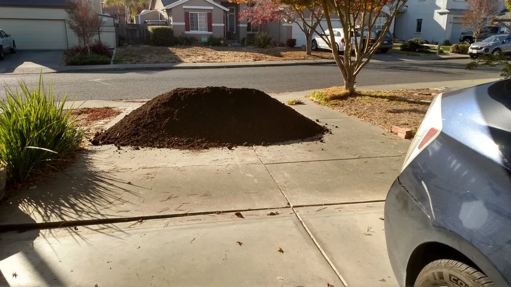 Expert garden landscaping in American Canyon, CA by Broadway Landscape Materials