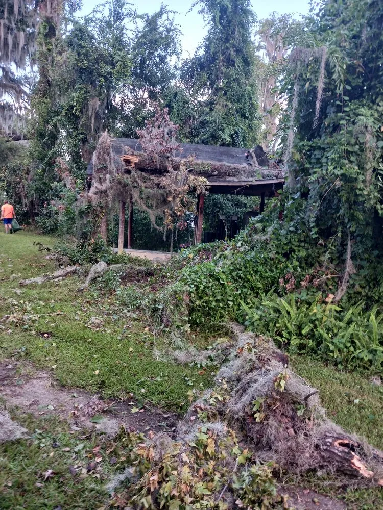 Affordable outdoor landscaping in Keystone Heights, FL by Broadwell