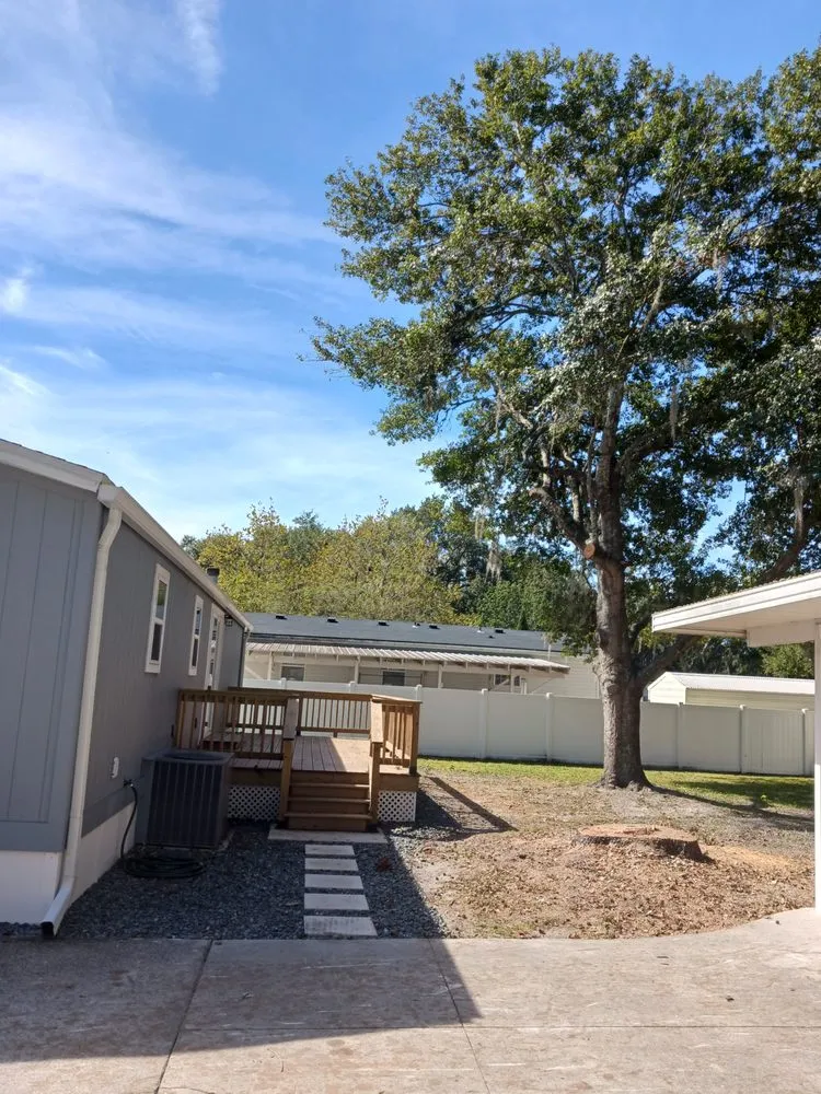 Professional yard maintenance in Keystone Heights, FL - Broadwell