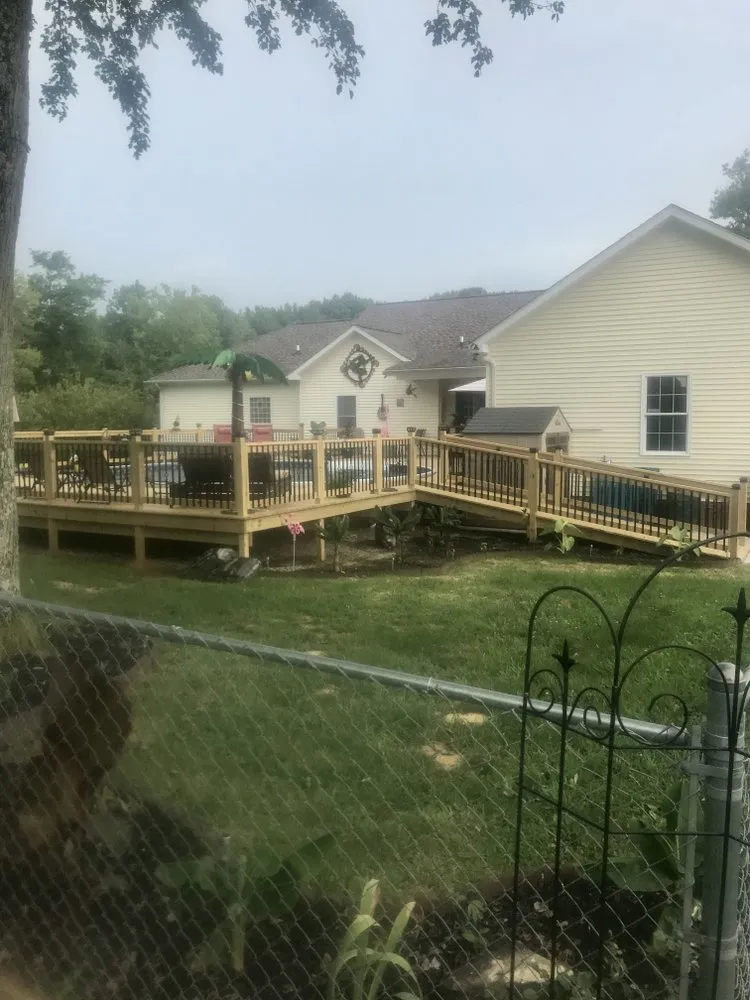 Top-rated yard maintenance experts serving Henderson, KY - Brock Wilkerson