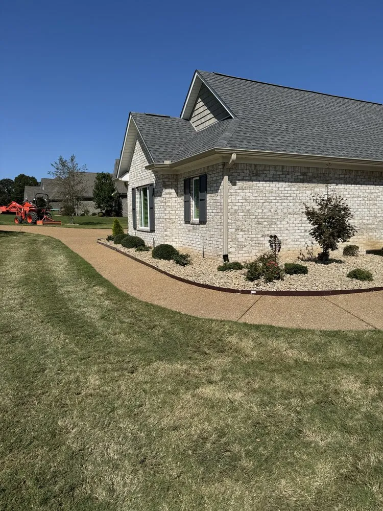 Top-rated yard cleanup service in Jackson, TN - Brock's Lawn and Landscape