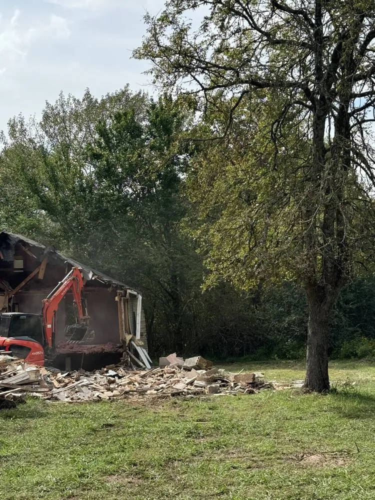 Custom landscape installation for year-round maintenance across Jackson, TN - Brock's Lawn and Landscape