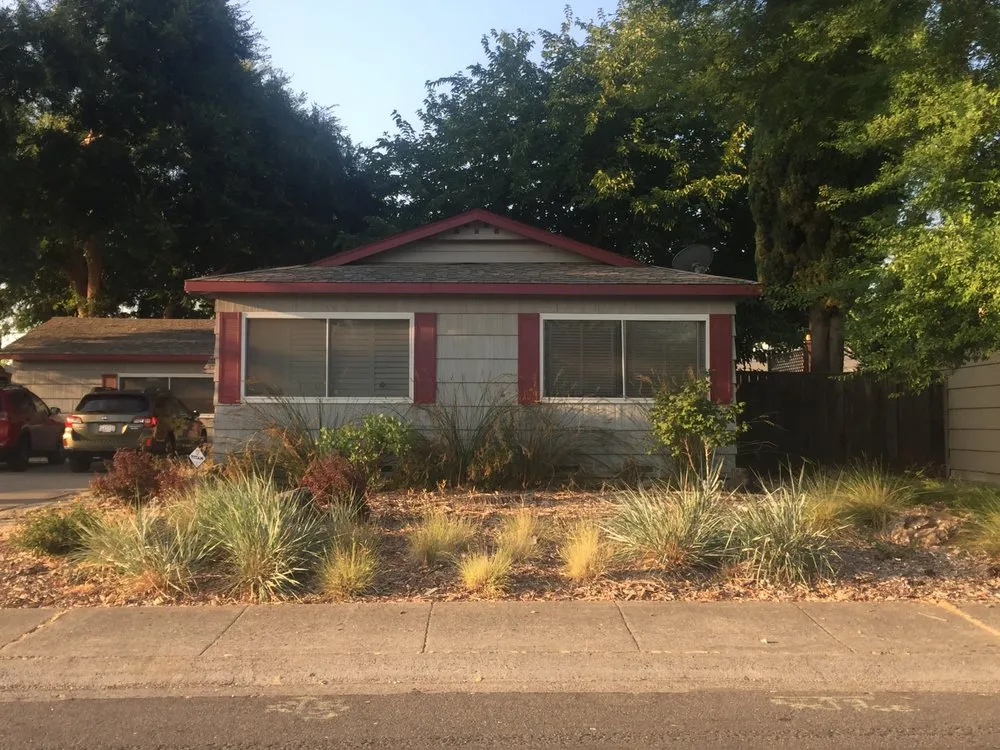 Local lawn care service near you in Sacramento, CA by Brodeur Landscapes