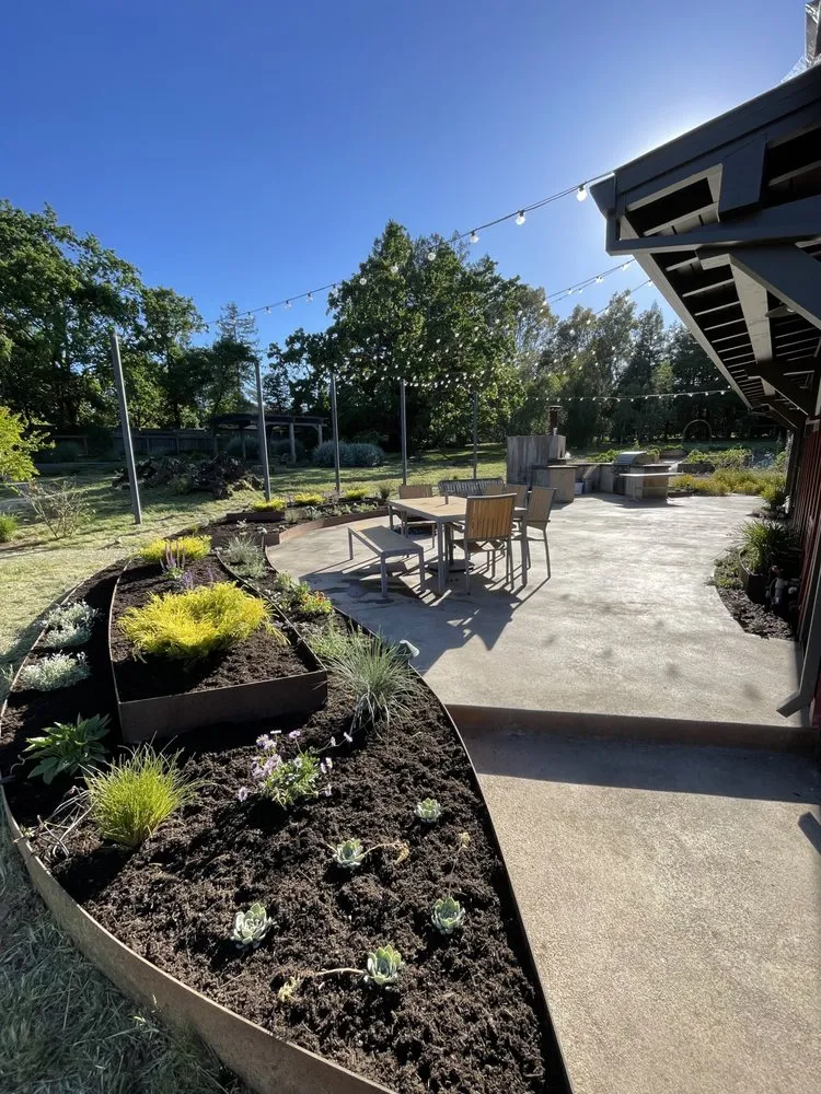 Top-rated garden landscaping in Sebastopol, CA by Brodie Castle Landcare
