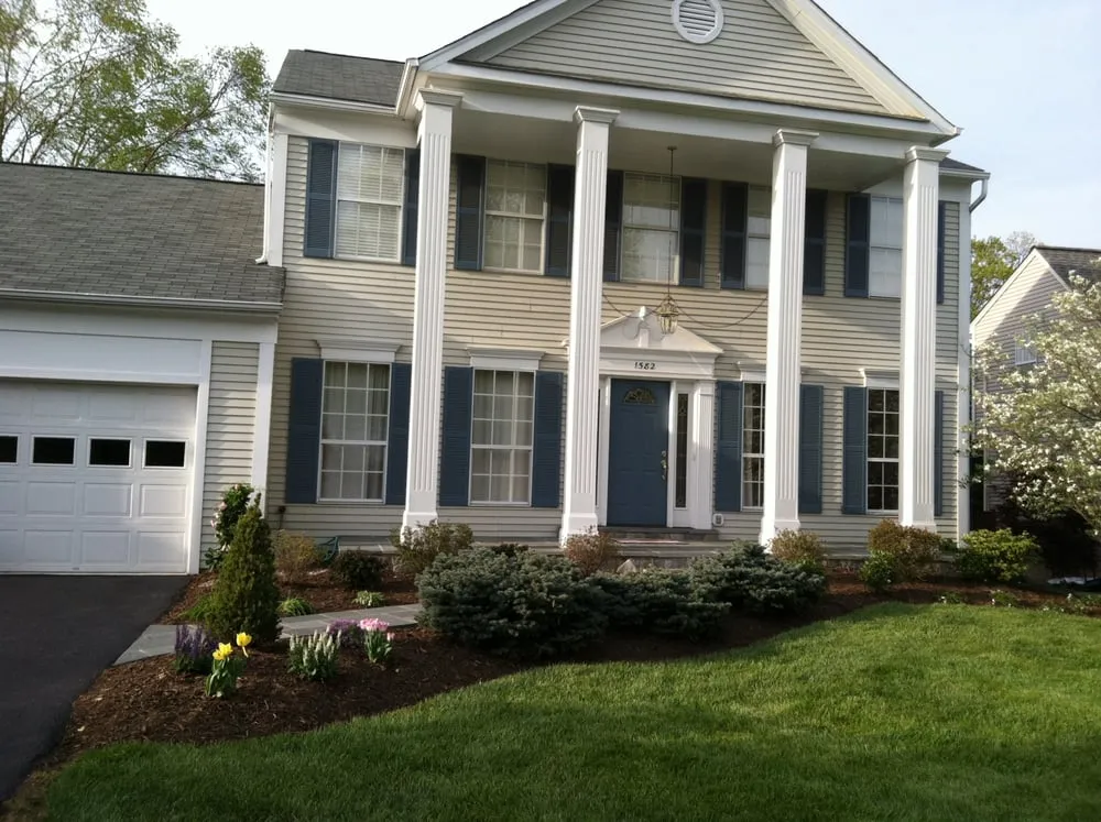 Professional lawn care service experts serving Centreville, VA - Brodie Outdoor Solutions