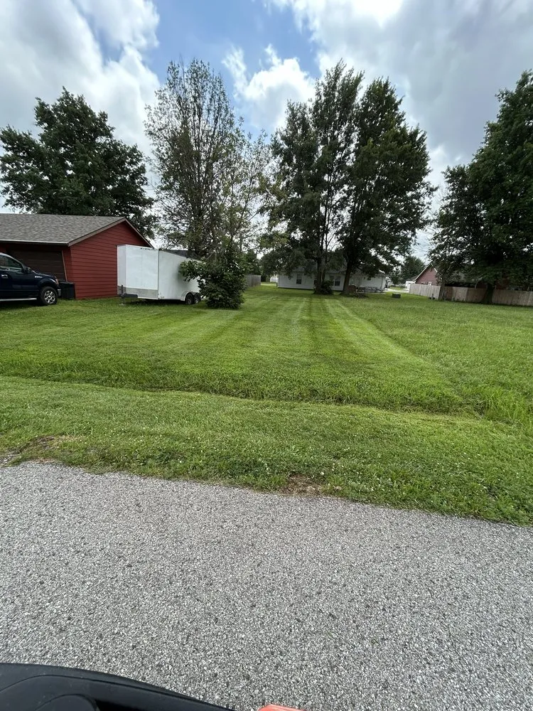 Custom residential landscaping in Sturgeon, MO - Brodys