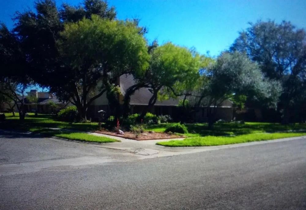 Custom outdoor landscaping for beautiful yards across Corpus Christi, TX - Broken Arrow Lawn Care