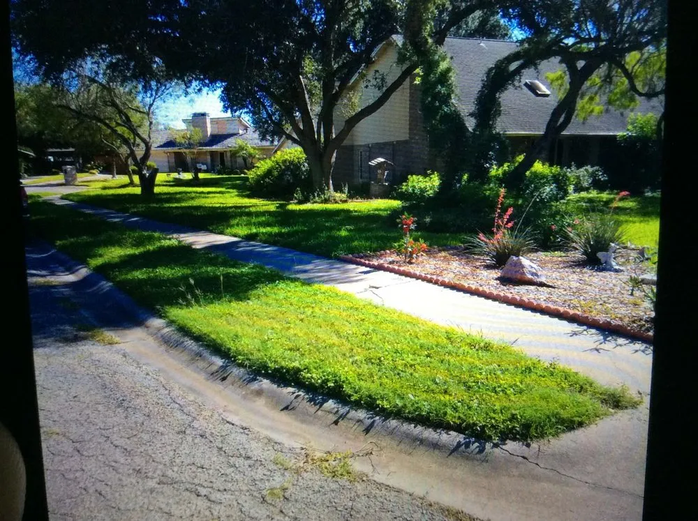 Affordable yard maintenance experts serving Corpus Christi, TX - Broken Arrow Lawn Care