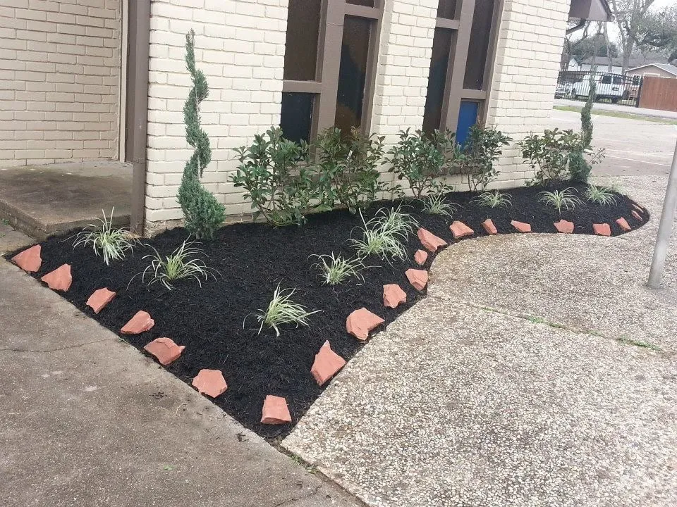 Reliable residential landscaping in Houston, TX by Brokers Grass