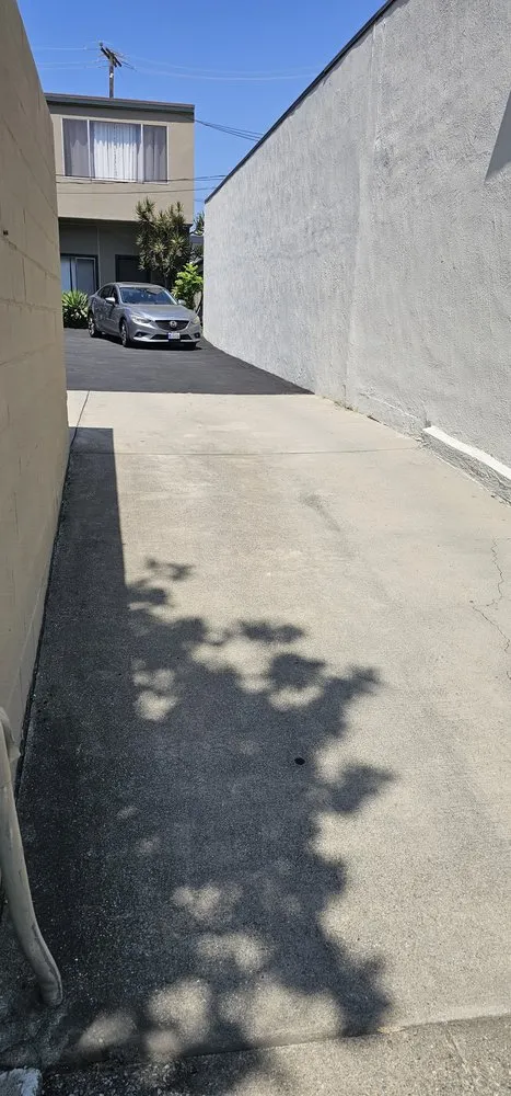 Local residential landscaping experts serving Los Angeles, CA - Broncos Landscaping