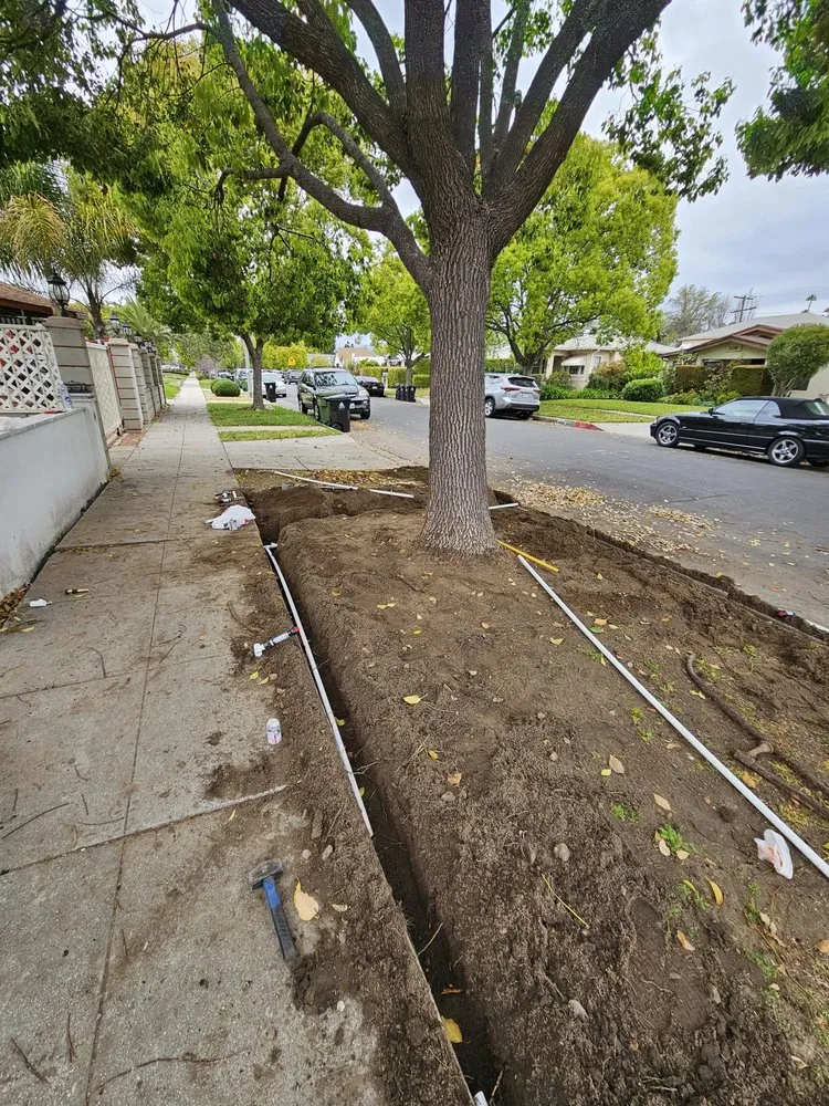 Reliable outdoor landscaping experts serving Los Angeles, CA - Broncos Landscaping