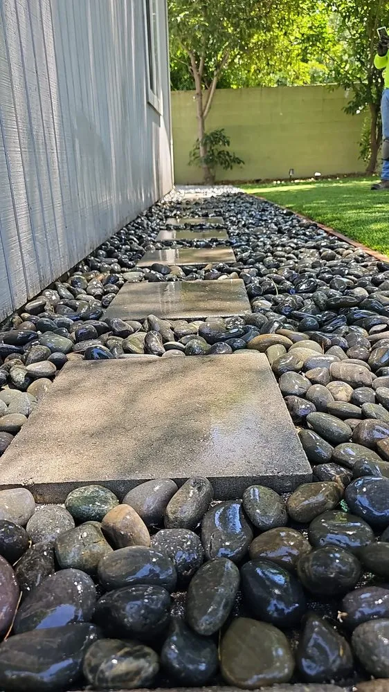 Reliable lawn mowing service for beautiful yards across Los Angeles, CA - Broncos Landscaping