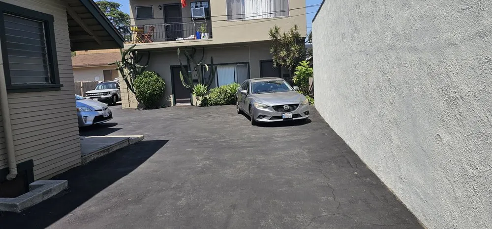 Professional landscape installation experts serving Los Angeles, CA - Broncos Landscaping