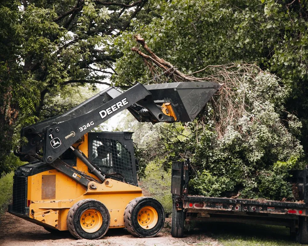 Local lawn mowing service experts serving Eyota, MN - Bronson Shea Mowing & Trimming