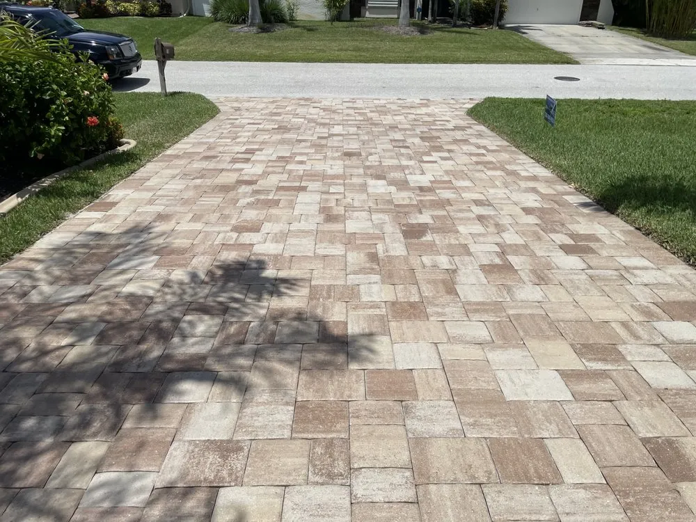 Custom lawn mowing service experts serving Cape Coral, FL - Brooklyn Pavers