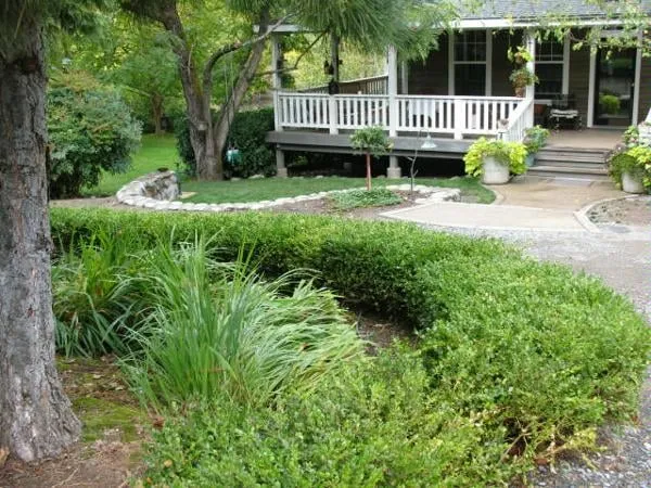 Trusted landscape installation with custom design in Grants Pass, OR by Brooks Farms & Gardens