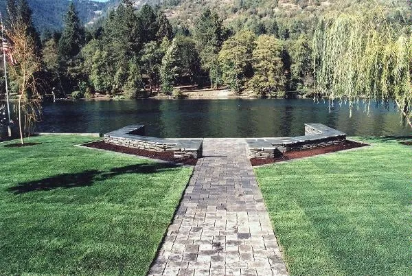 Reliable yard cleanup service with custom design in Grants Pass, OR by Brooks Farms & Gardens