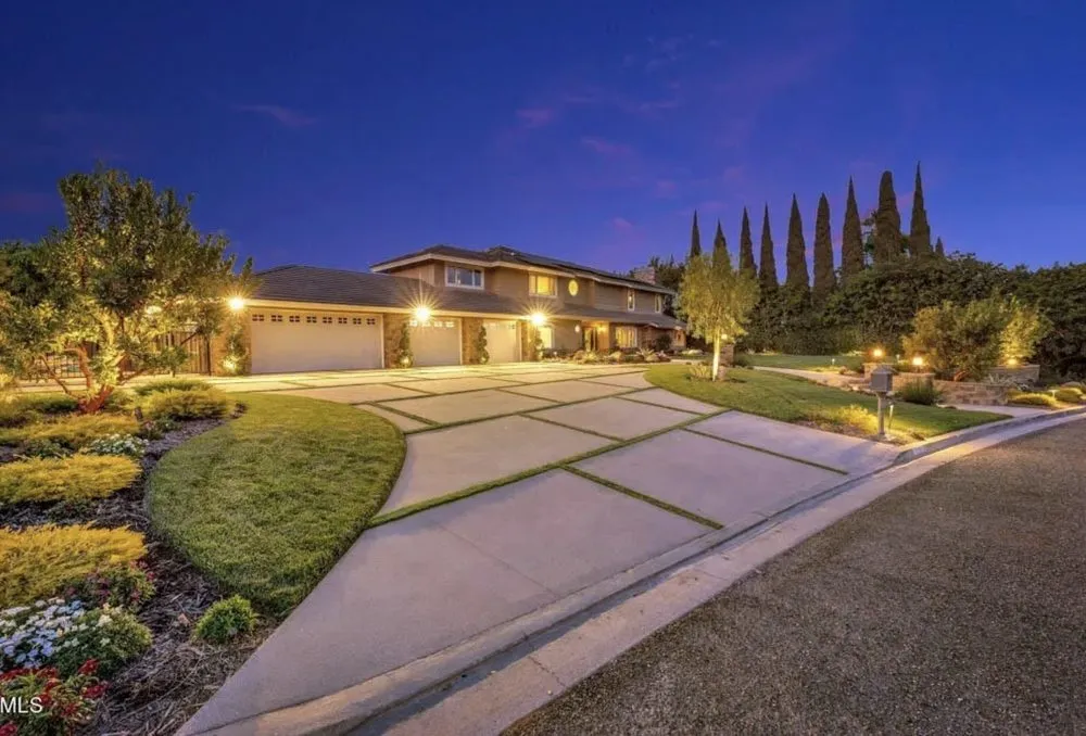 Expert lawn care service in Moorpark, CA - Brooks Landscape