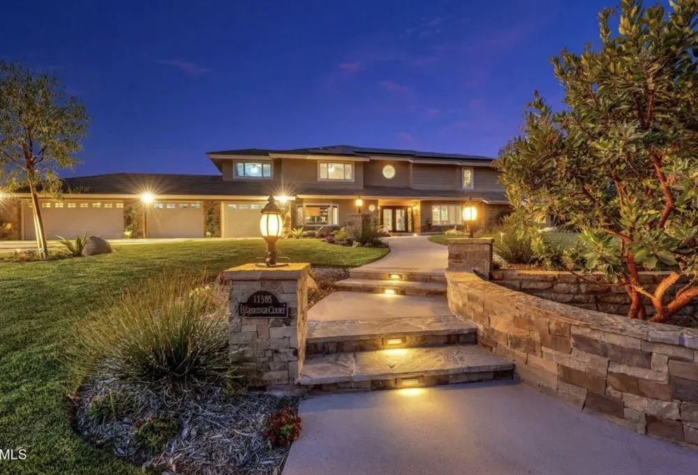 Top-rated yard cleanup service with custom design across Moorpark, CA - Brooks Landscape