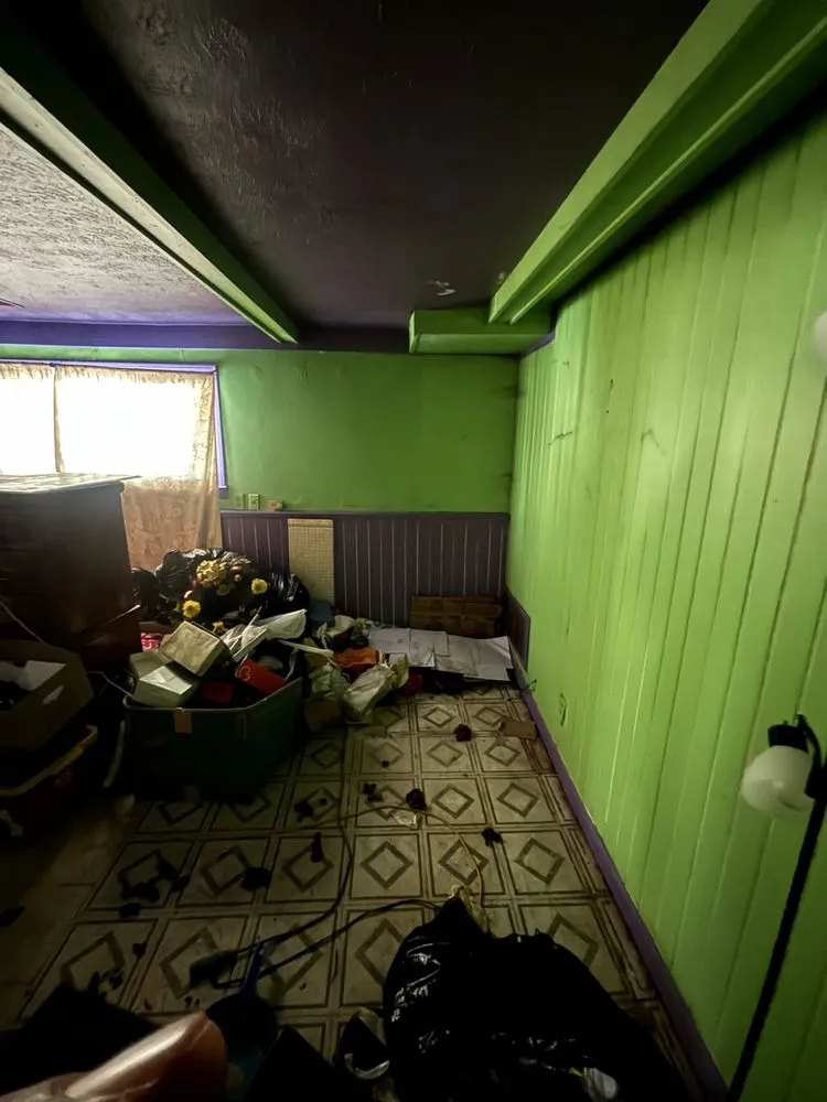 Trusted yard maintenance experts serving Louisville, KY - Brooks Lawn Care Groomers