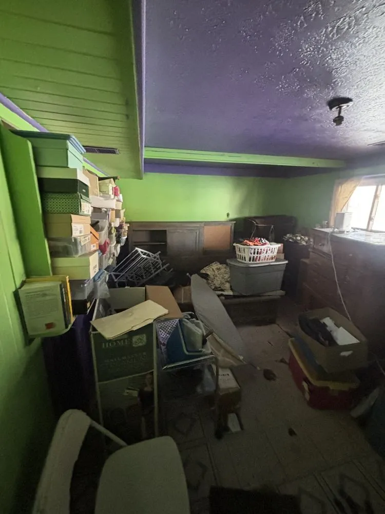 Custom lawn mowing service in Louisville, KY by Brooks Lawn Care Groomers