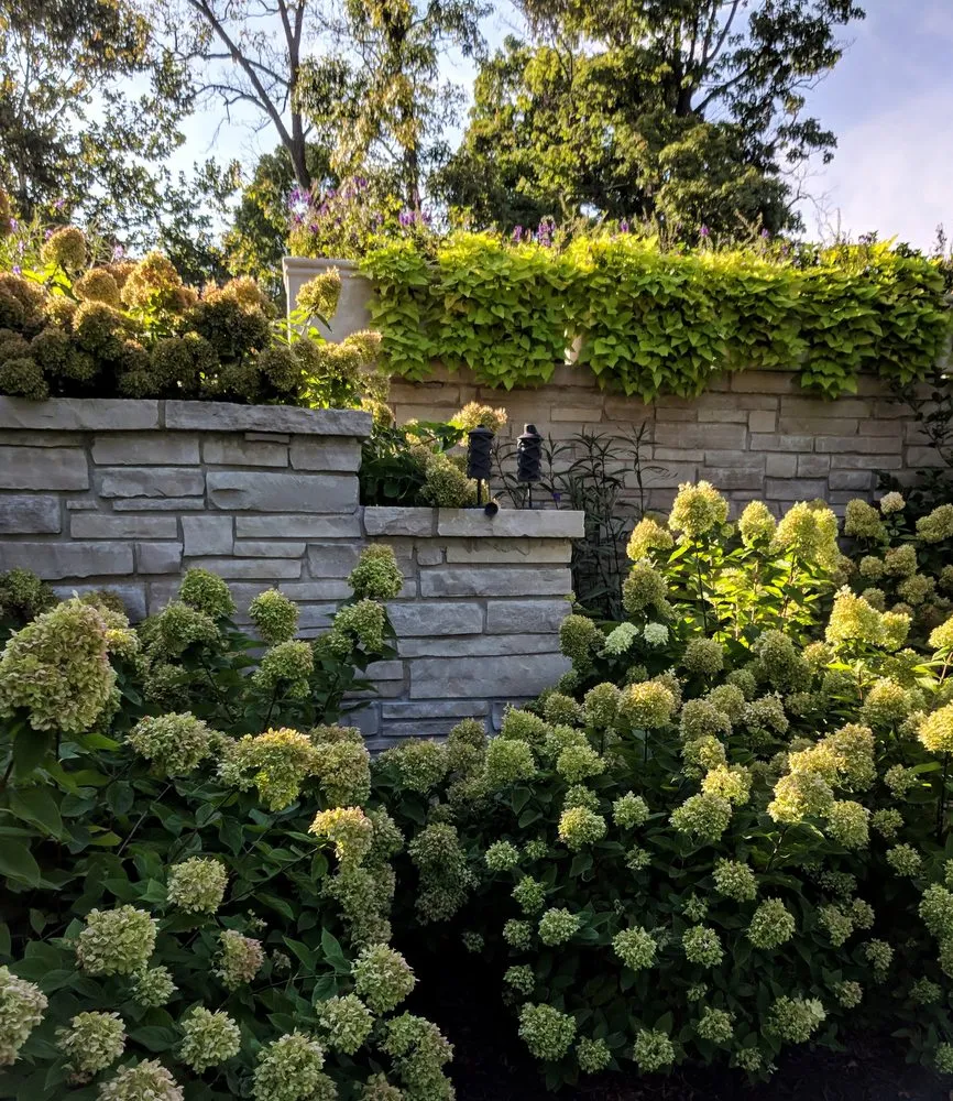 Custom garden landscaping in Eureka, IL - Brookside Landscapes