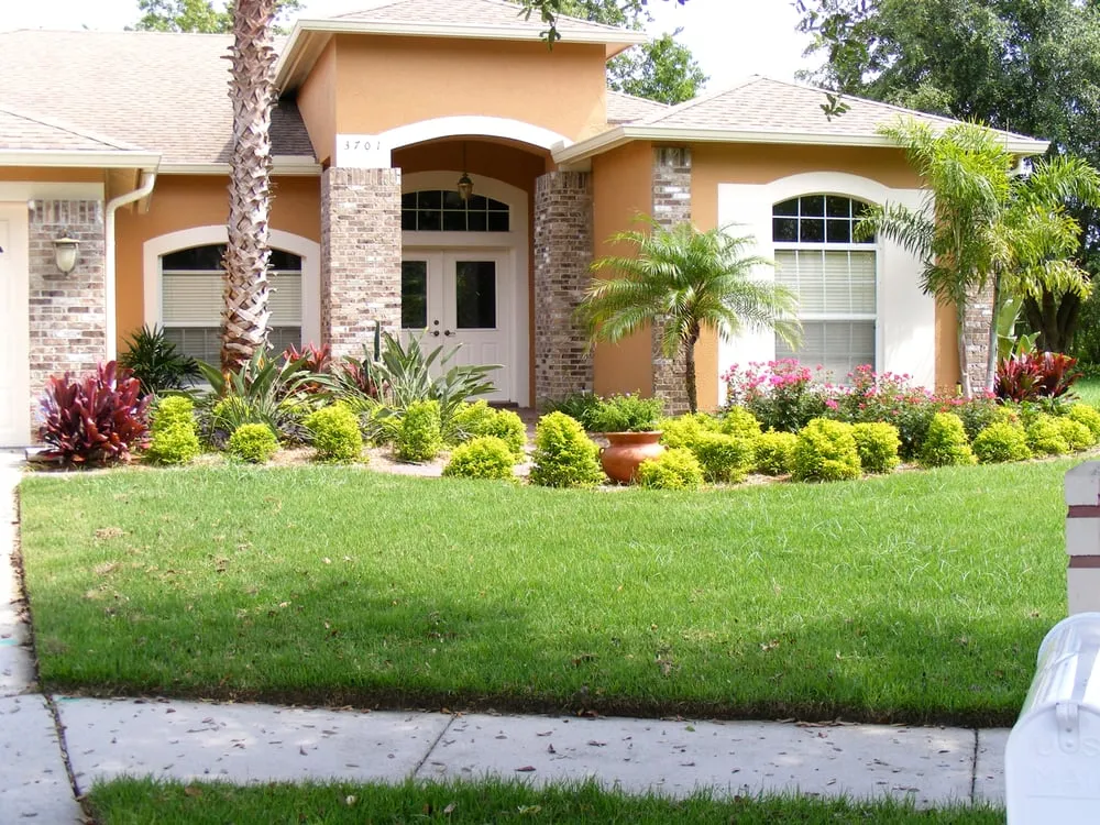 Professional yard maintenance in Lithia, FL - Brookside Sod & Landscape